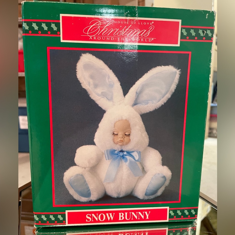 House of Lloyd Christmas Around the World Snow Bunny